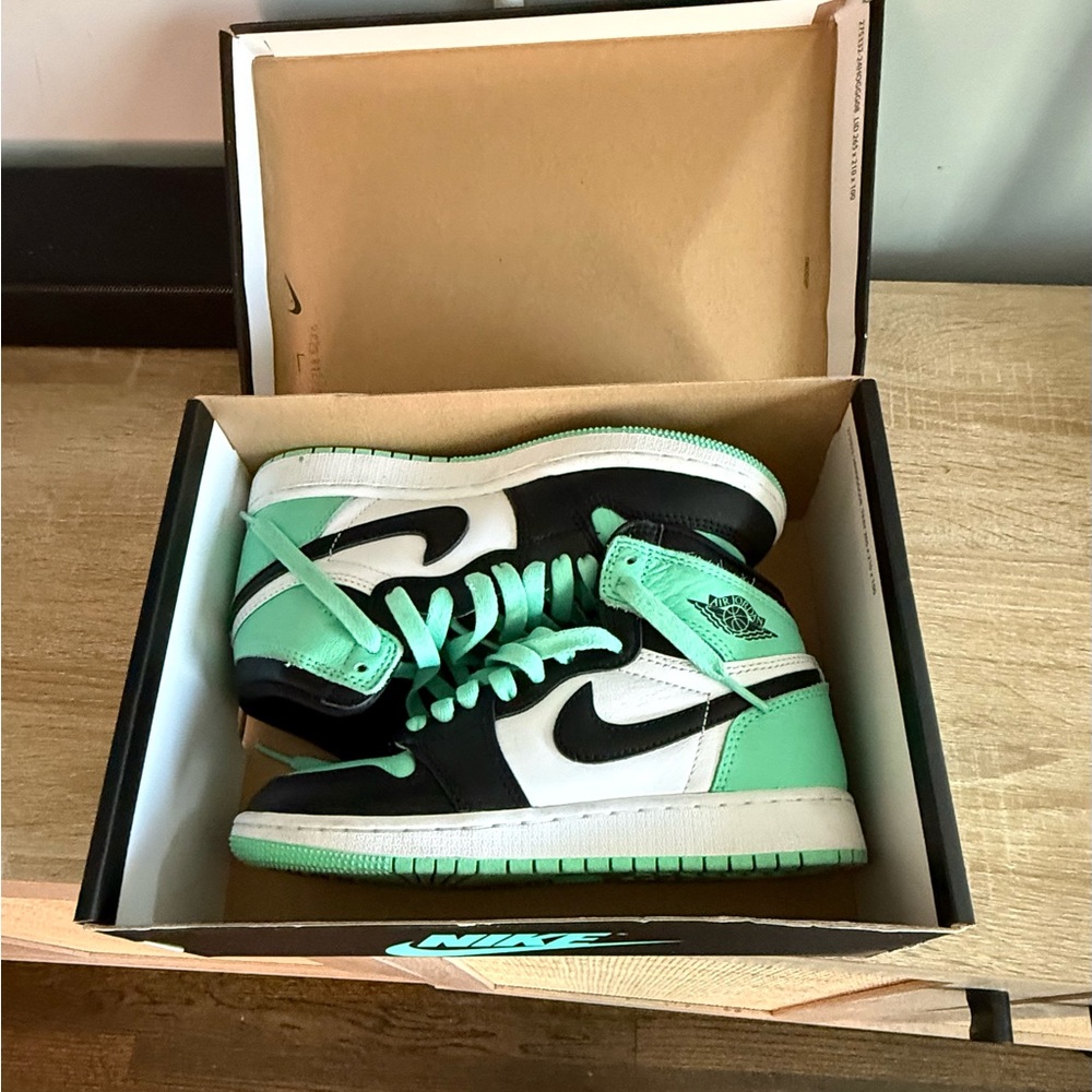 Nike Kids' Sneakers in Mint and Black